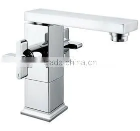 High quality right angle double handlebasin faucet