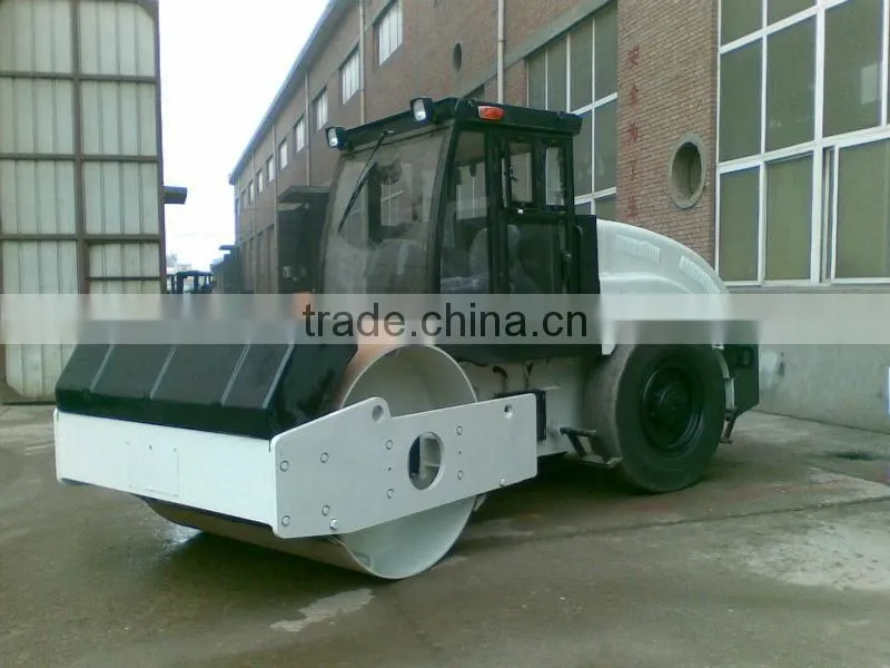 Tyre drive road roler, singel drum vibratory road roller