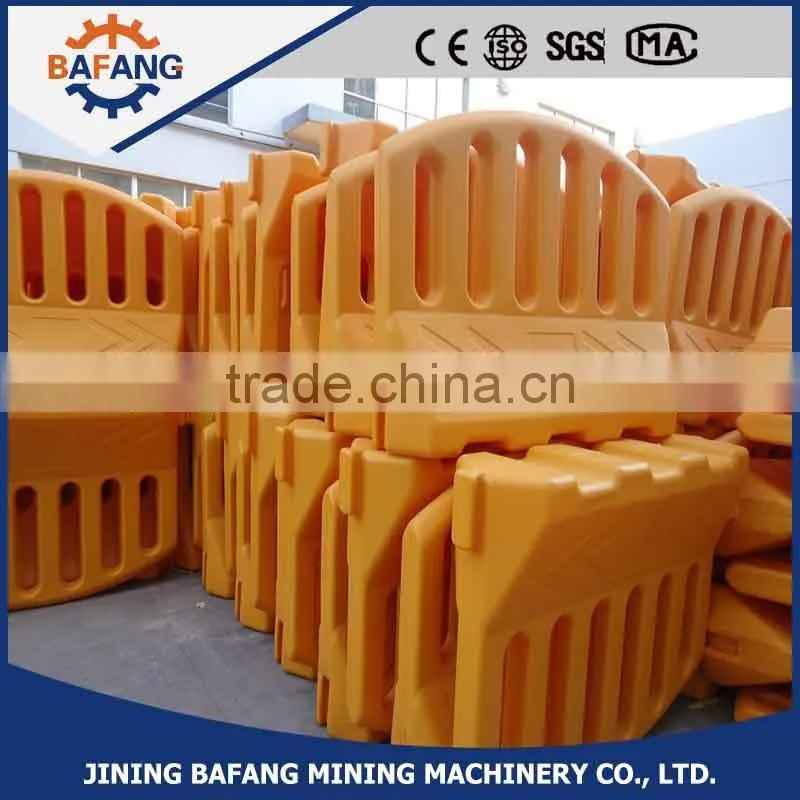 The water resistant fence outdoor roadway water horse fence