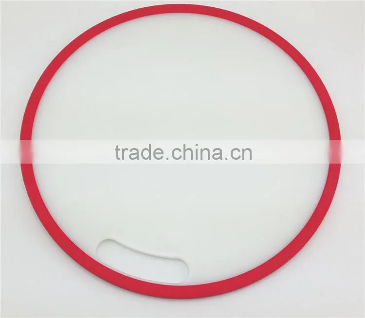 Kitchen helper plastic round chop chop cutting board
