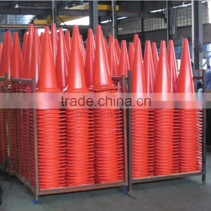 Flashing traffic cone warning light