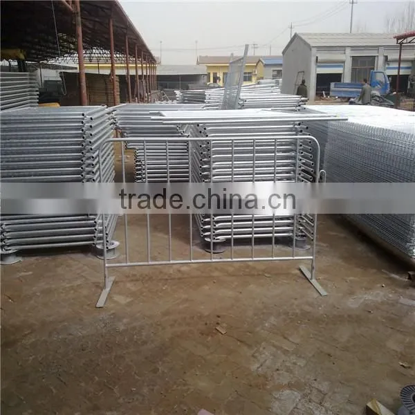Galvanized pipe temporary modular barricades fence