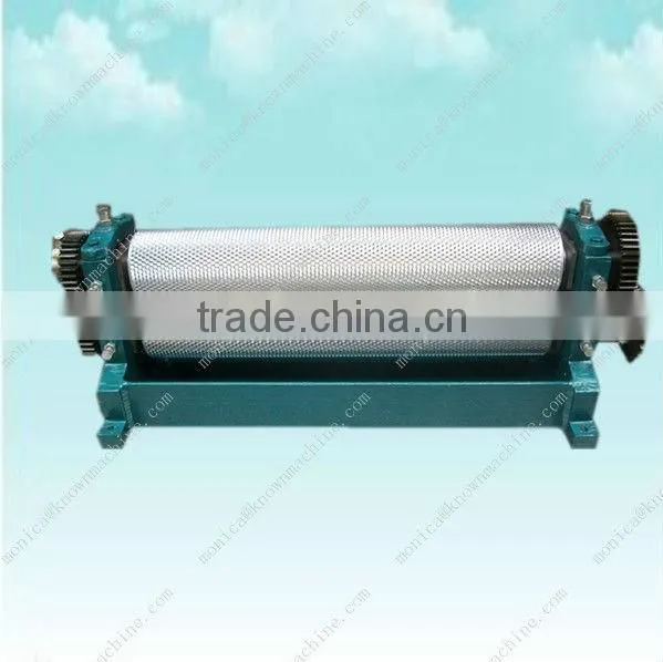 Beeswax roller machine