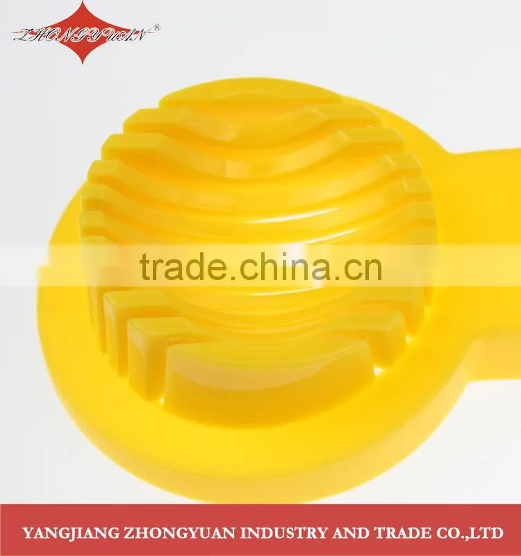 kitchen gadget mini plastic egg slicer with steel wire