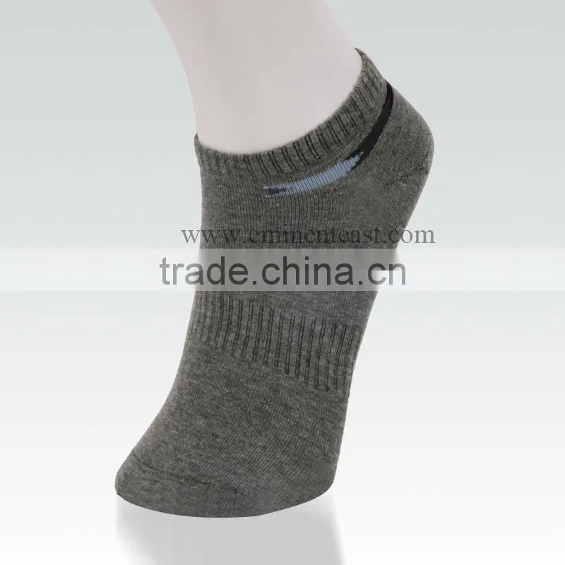 High sweat absorbent man's walking socks