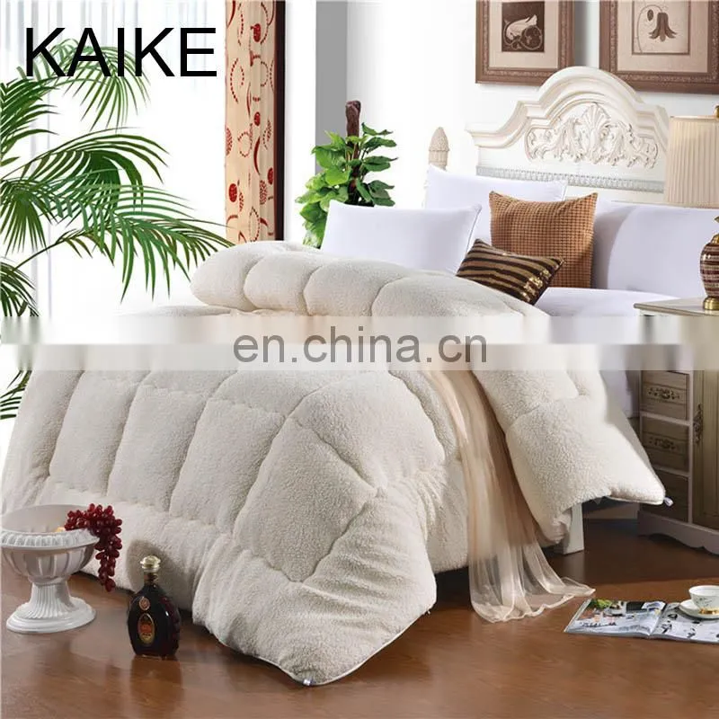 Wholesale custom warm lamb fleece baby bed quilt