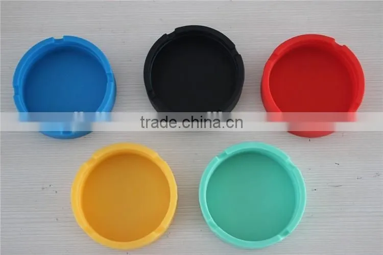 Silicone ashtray with lid