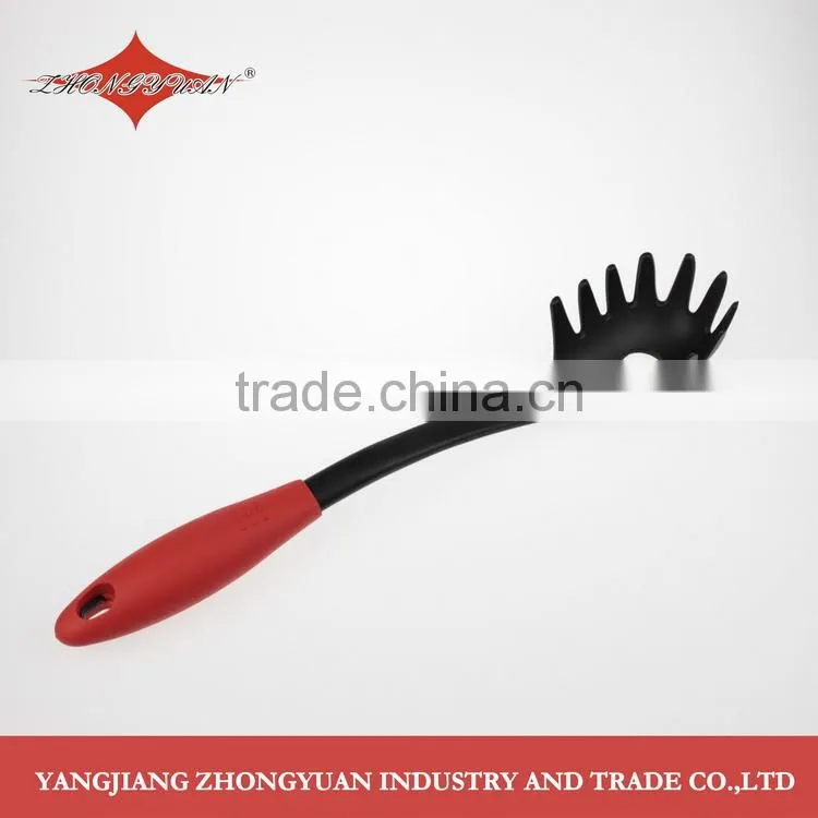 Excellent quality FDA new style slotted turner nylon kitchen utensils with plastic handle