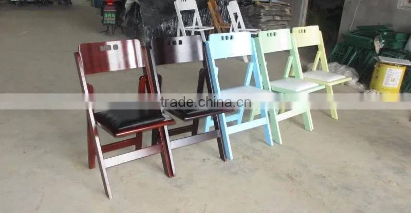 beautiful and adorable wood folding chair for relaxation