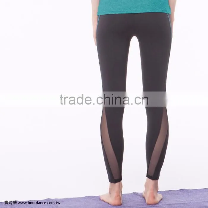 Women wear supplex color coverstitch yoga pants