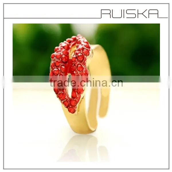 Fashion Trend Full Crystal Red Clip Shaped Ring