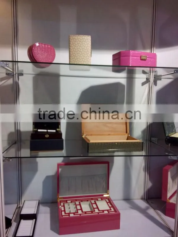 High quality wooden vintage crocodile grain watch boxes