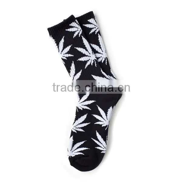 wholesale customized quality marijuana leaf socks