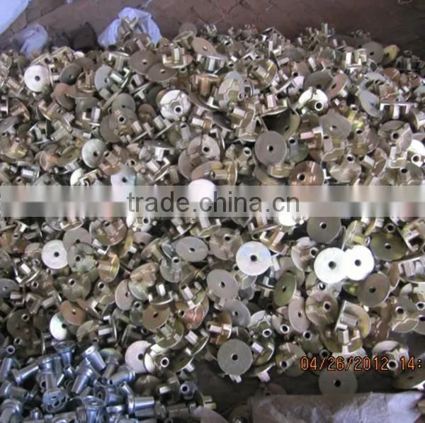 Formwork cast iron tie rod wing nut with three claws