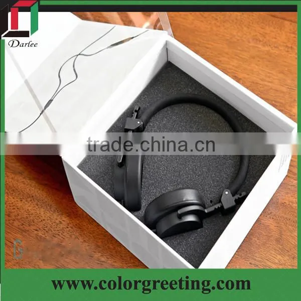 Alibaba China supplier custom magnetic closure headphone packaging box with own logo