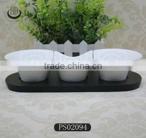 ceramic dessert plate with wood tray