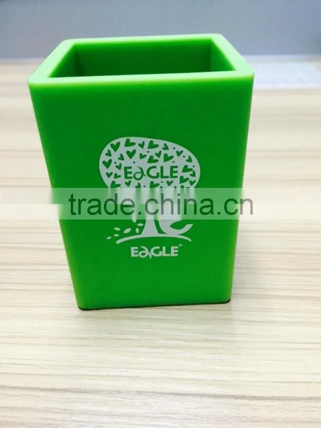 Eco-friendly Green color convinent silicone pen container/pen holders