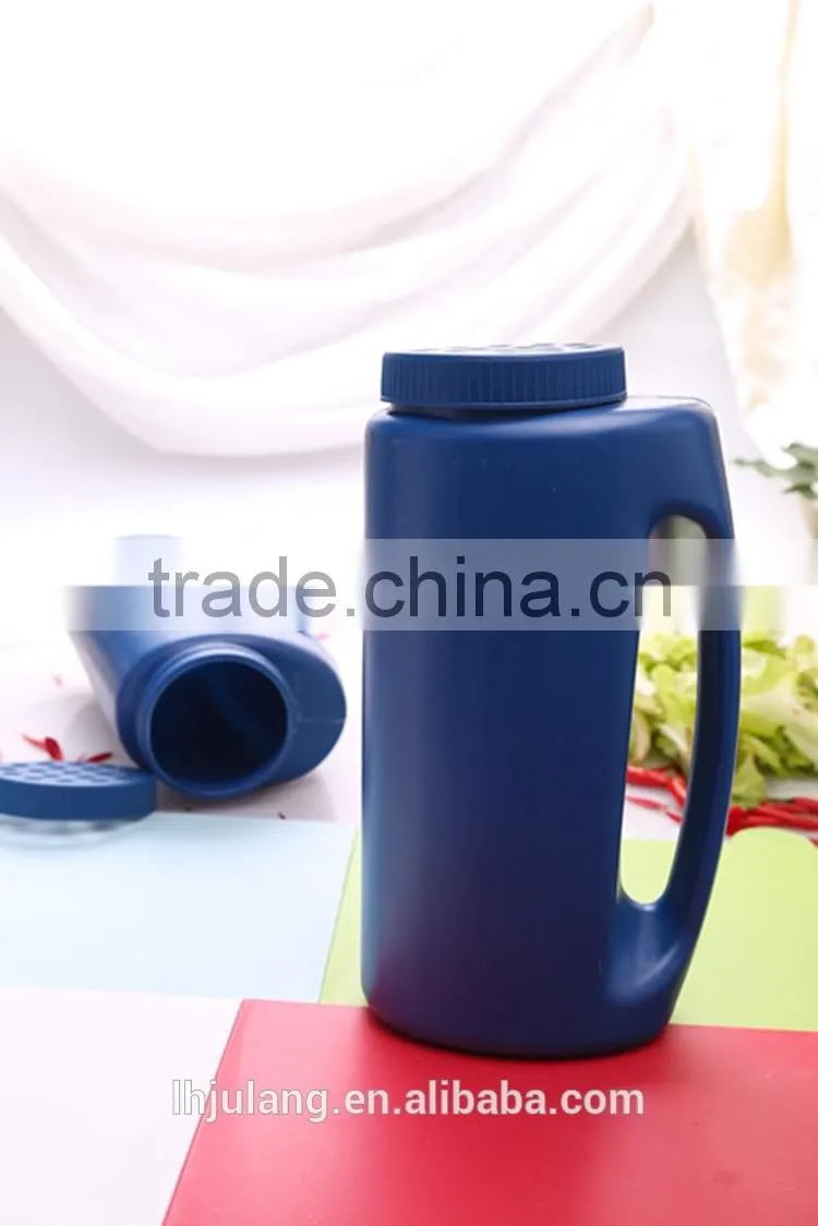 Wholesale Plastic salt spreader/Useful Plastic Salt canister