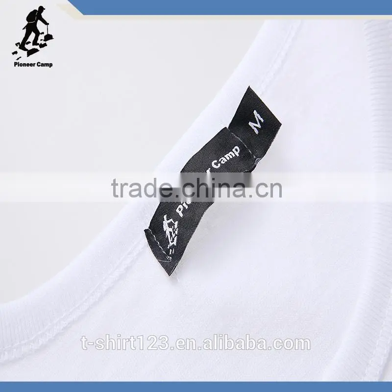 plain white round neck t-shirt