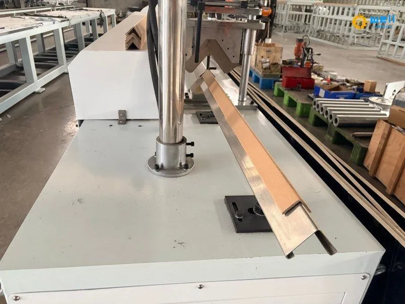 Paper edge protector machine (9)