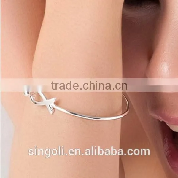 Modern stylish bracelet alibaba express cutout cute fish bracelet tiny silver bracelet carved letter slap bracelet