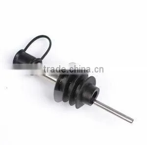 foil wine pourer with silicone mat