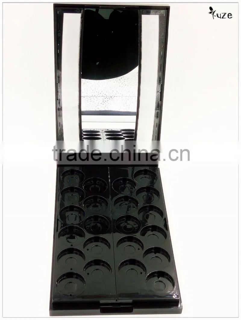 32 Color Eye Shadow Case With Mirror