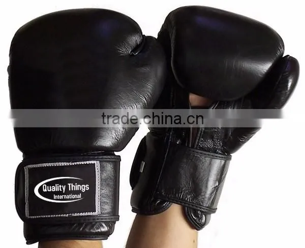 Leather boxing gloves