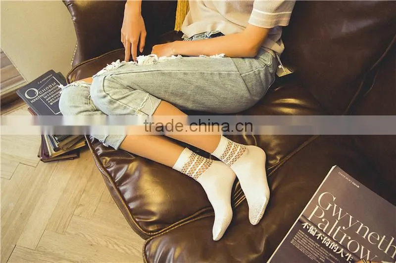 WS-35 2017 New Hot Fashion Popular Women Ladies Sexy Soft Lace Floral Short Ankle Party Travel Network Breathable Fishnet Socks