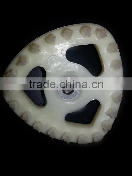 Triangular Sieve/Pan Cleaner