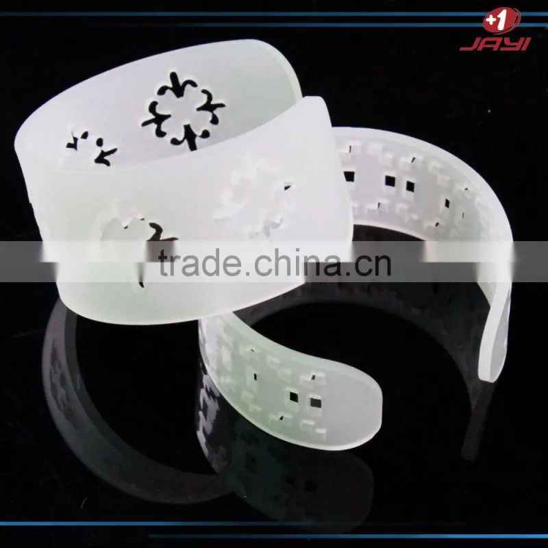 Chinese factory Wholesale luxury fancy handmade acrylic lucite plastic ladies bracelet