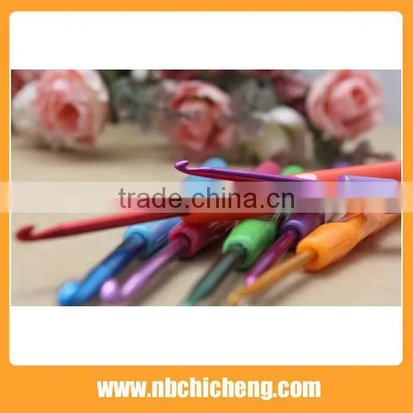 High Quality Plastic Handle Aluminum Crochet Hook
