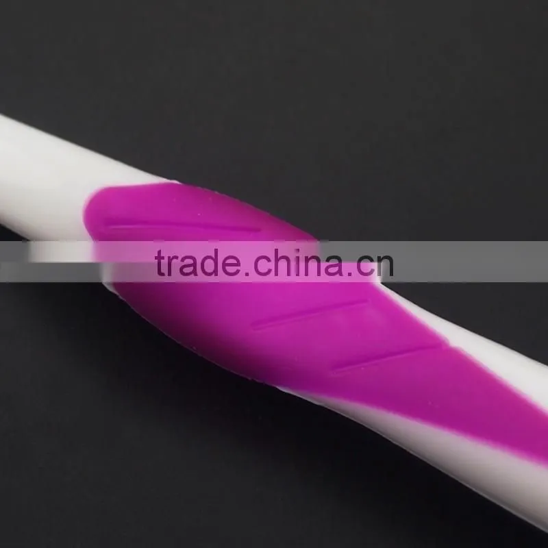 Wholesale disposable toothbrush with new design holder for travel