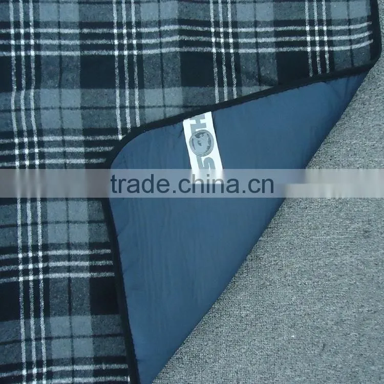 Polar Fleece / Nylon Extra Large with Waterproof Back Picnic & Outdoor Blanket