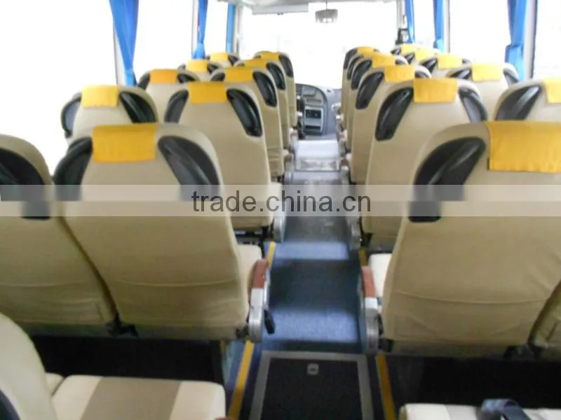 8.1m 24-35 Seats Passenger Bus