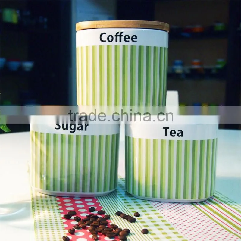 S/3 Oval canister with wood lid