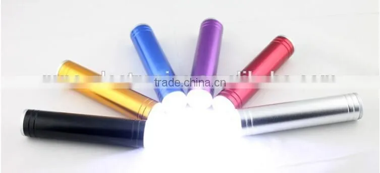 New stylish LED torch light custom laser engraving logo optional capacity cylinder shape mobile power bank