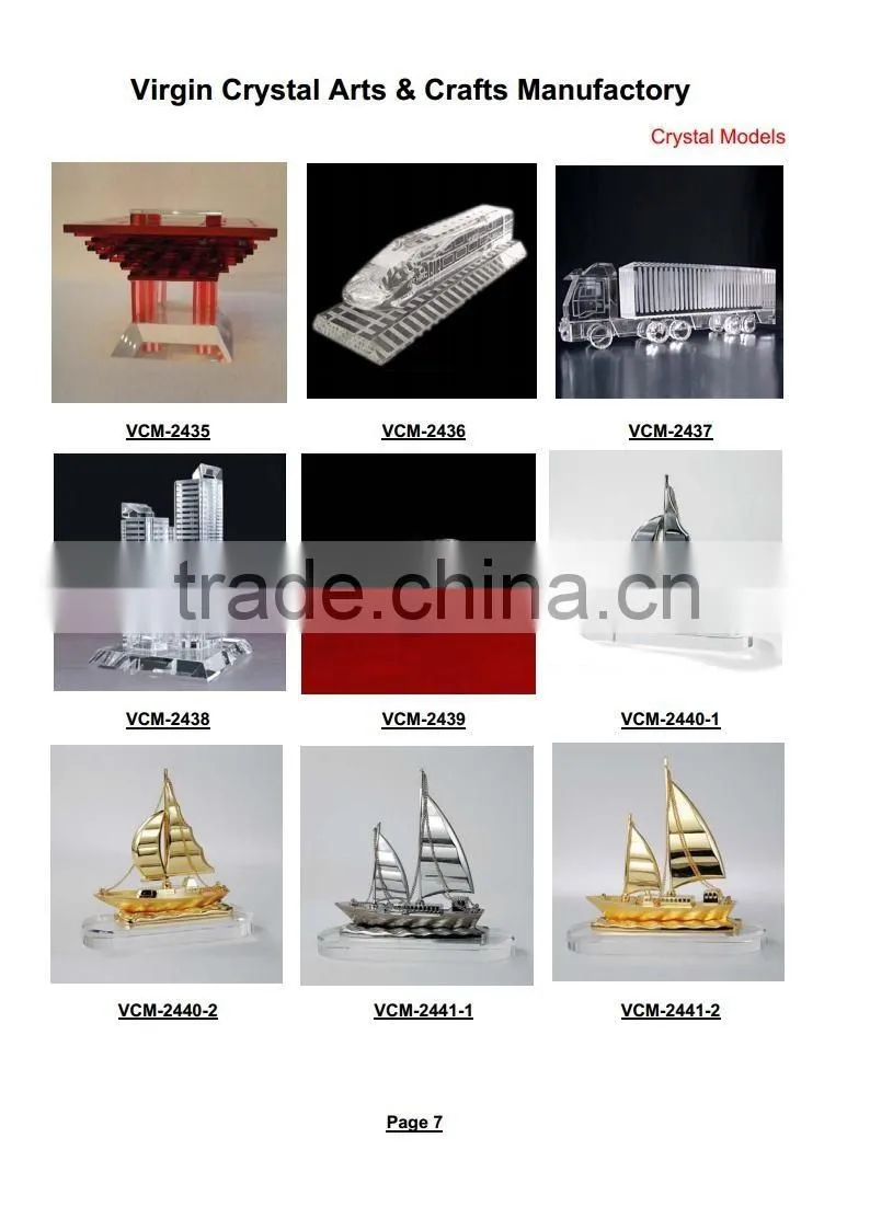 Custom decorative gold color sailing boat model with K9 crystal base for business gift