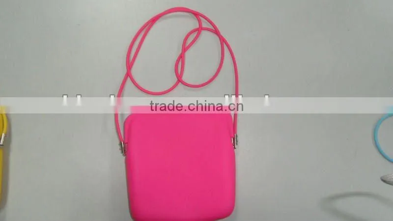 Silicone key pouch