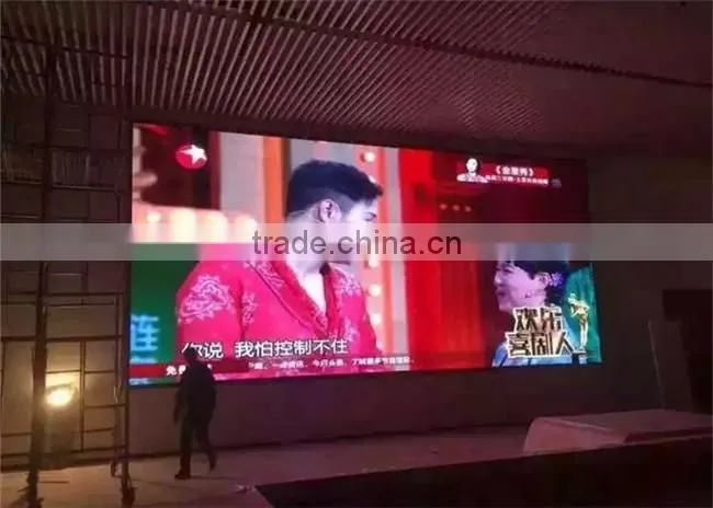 Super-large full color screen