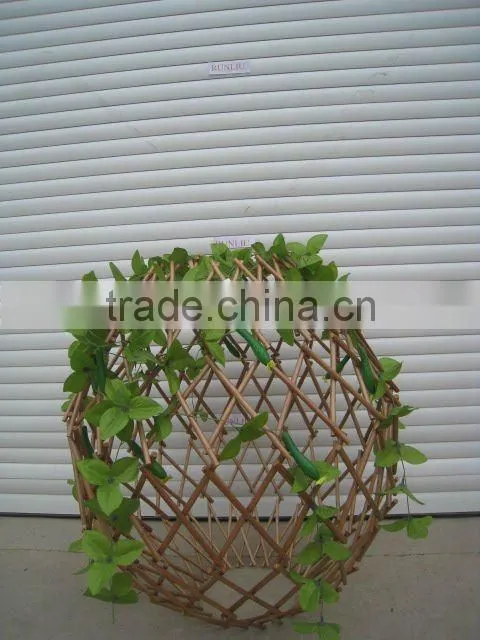 Natural Willow Expandable garden trellis