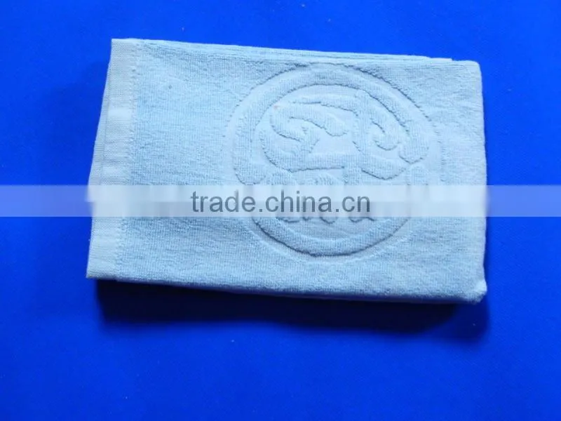 2015 brand new design cotton jacquard towel red