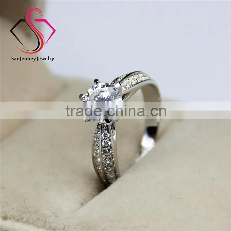 Round Brilliant Cut Moissanite 1CT 6.5mm Center Star Accents 14k 18k White Yellow Gold Diamond Engagement Ring