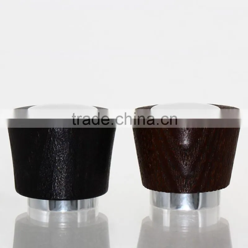 Wooden perfume cap with aluminum