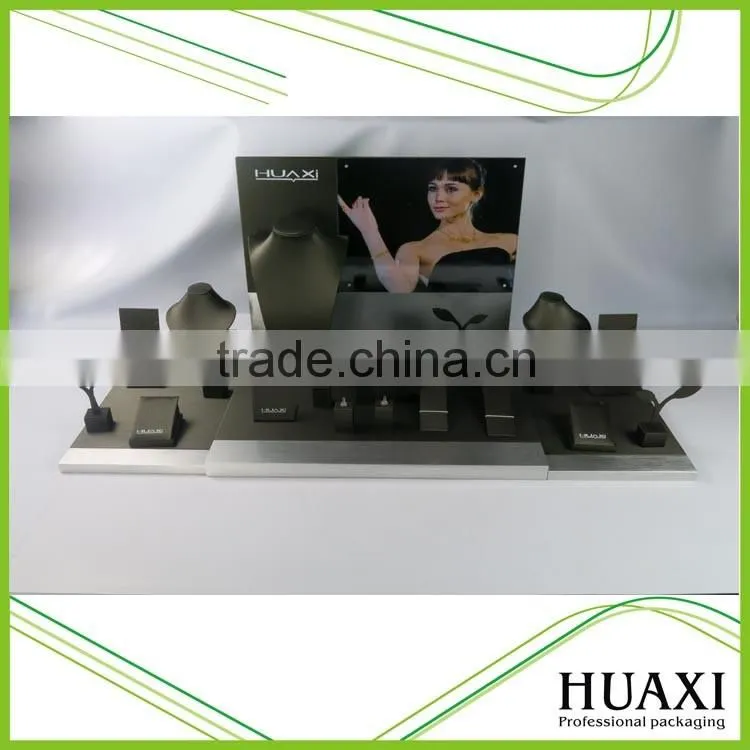 Huaxin Jewelry display stand wood brown pu jewellery stands