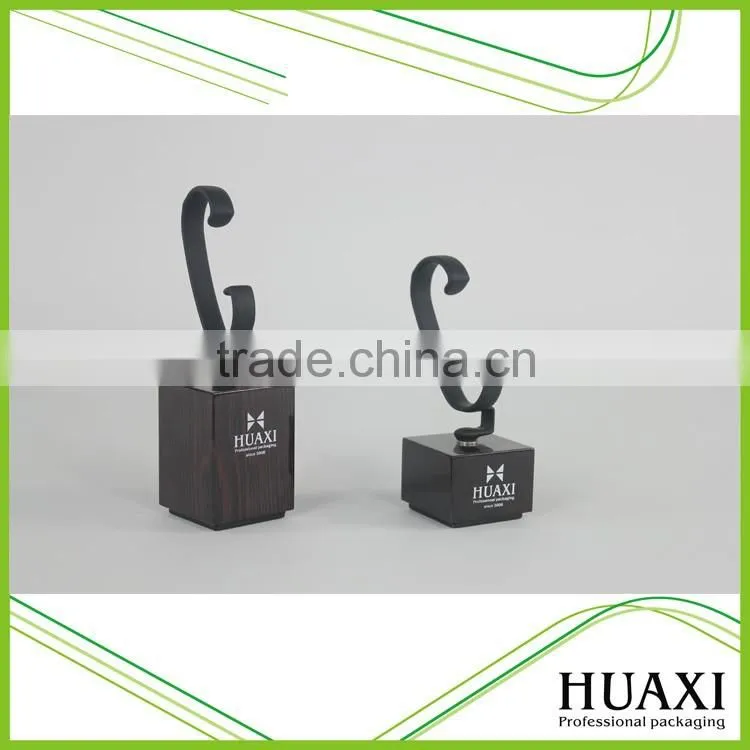 Hot Sales Dismountable Metal Wooden Watch Holder Stand