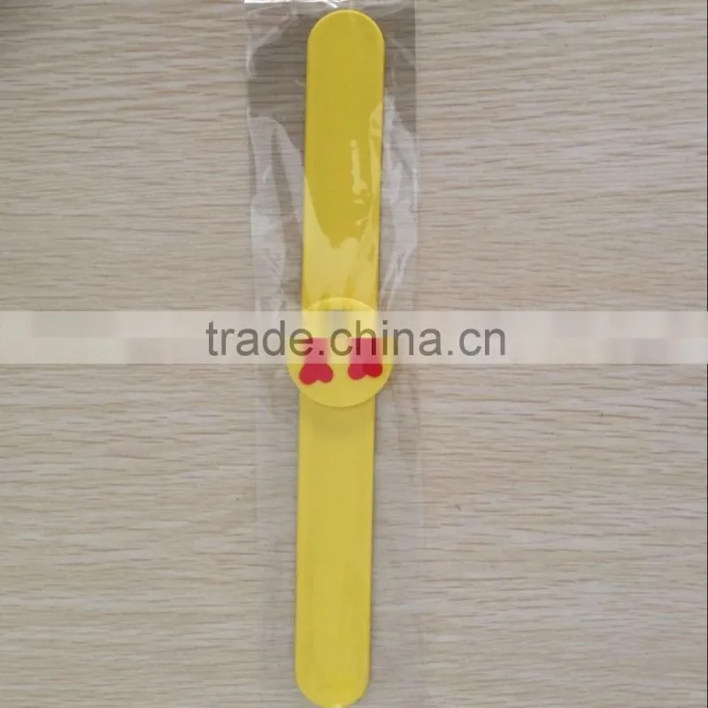 cheap custom silicone rubber slap bracelet / snap band