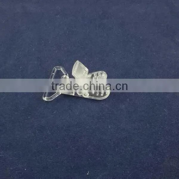 2015 new plastic pacifier clip with high quality