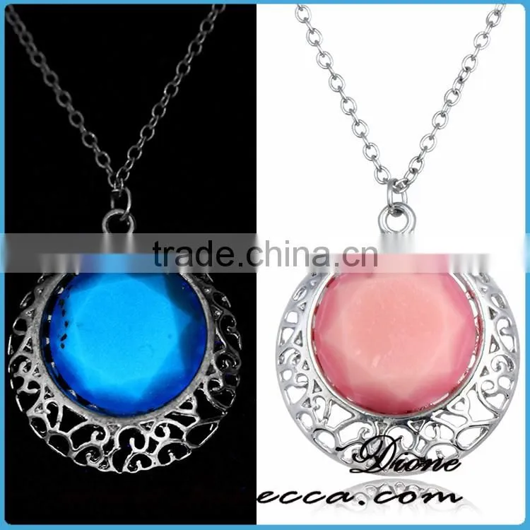 USA Hollow Heart Pendant Luminous Green Glow In The Dark Locket Necklace pendant