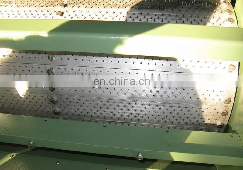 Fiber carding machine